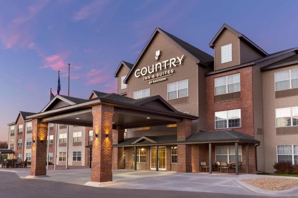 Country Inn & Suites by Radisson Rochester South MN Main image 1